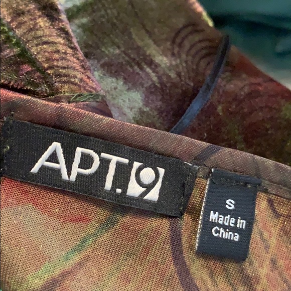 Apt 9 velvet top - Picture 2 of 6